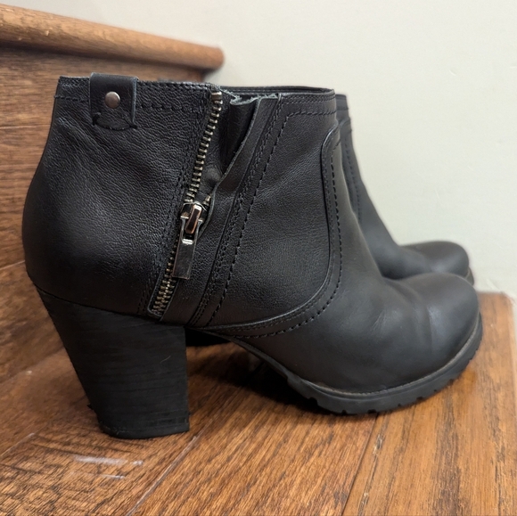 Clarks Mission Halle Distressed Leather Black Heel Ankle Boot Women Size… - Picture 4 of 16